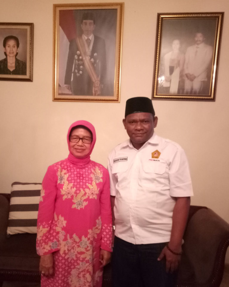 Baharudin Farawowan: Mengenang Satu Jam Silaturahmi Bersama Ibunda Presiden Jokowi