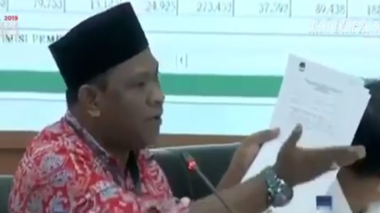 Baharudin Farawowan :  Andi Taufan Stafsus Presiden agar belajar dulu bertatanegara yang benar