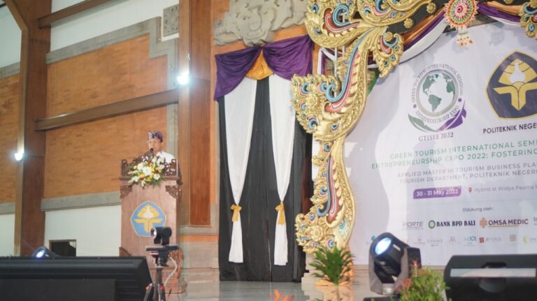 Dihadiri Menteri Parawisata, Gubernur Koster Buka Seminar Internasional Politeknik Negeri Bali.