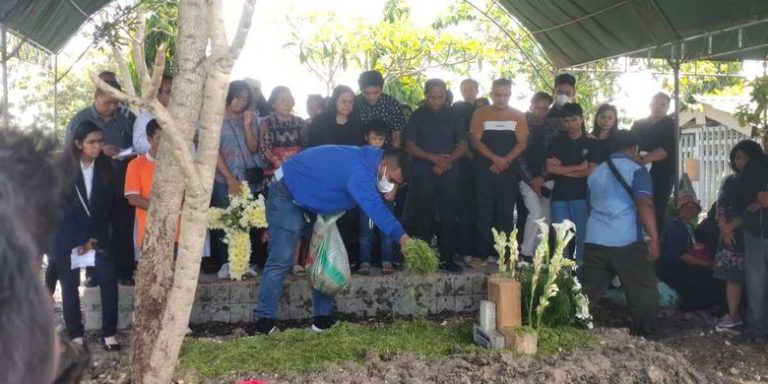 Jenazah Putri Pj Gubernur Papua Pegunungan Dimakamkan di Grobogan