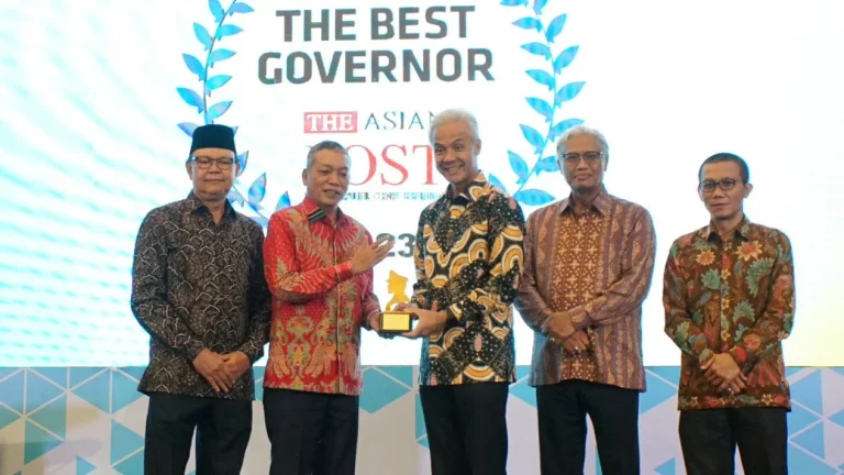 Ganjar Pranowo Terima Penghargaan sebagai The Best Governor Tahun 2023 dari The Asian Post