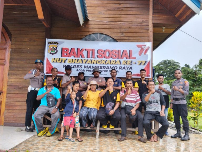 Polres Mamberamo Raya Gelar Bakti Sosial Penanaman Pohon dalam Rangka HUT Bhayangkara ke-77