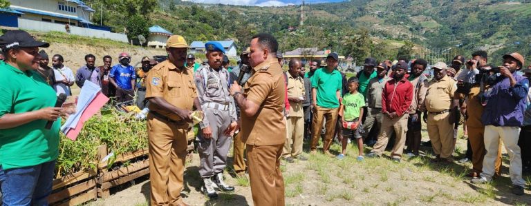 Penjabat Bupati Tolikara Ajak Masyarakat Bersatu Jaga Hutan untuk Masa Depan Anak Cucu