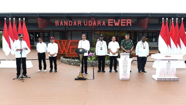 Resmikan Bandara Udara Ewer, Presiden Jokowi: Harapannya Wisata dan Ekonomi Kabupaten Asmat Maju