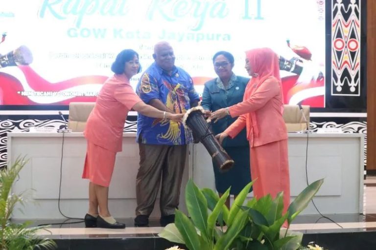 Perempuan Kota Jayapura Menunjukkan Dedikasi dalam Merumuskan Program Pembangunan