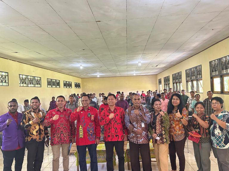 Bahar Farawowan Bahas Otsus Bagi Pendidikan Tinggi di Papua dalam Kuliah Umum