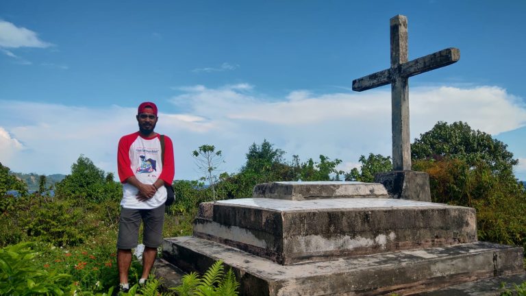 Awali Konsolidasi Caleg DPR RI di Kepulauan Yapen, Tim Baharudin Farawowan Lakukan Ziarah Makam Alm. Eliezer Bonay, Gubernur Pertama Orang Papua