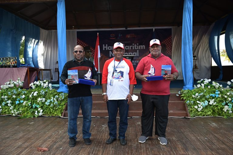 Bahar Farawowan Launching Buku Kedua Berjudul “Bahar & Bahari” di HUT Maritim Nasional ke-59