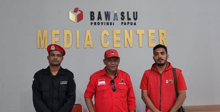 Baliho Ganjar-Mahfud dicopot, PDI Perjuangan Provinsi Papua Lapor ke Bawaslu